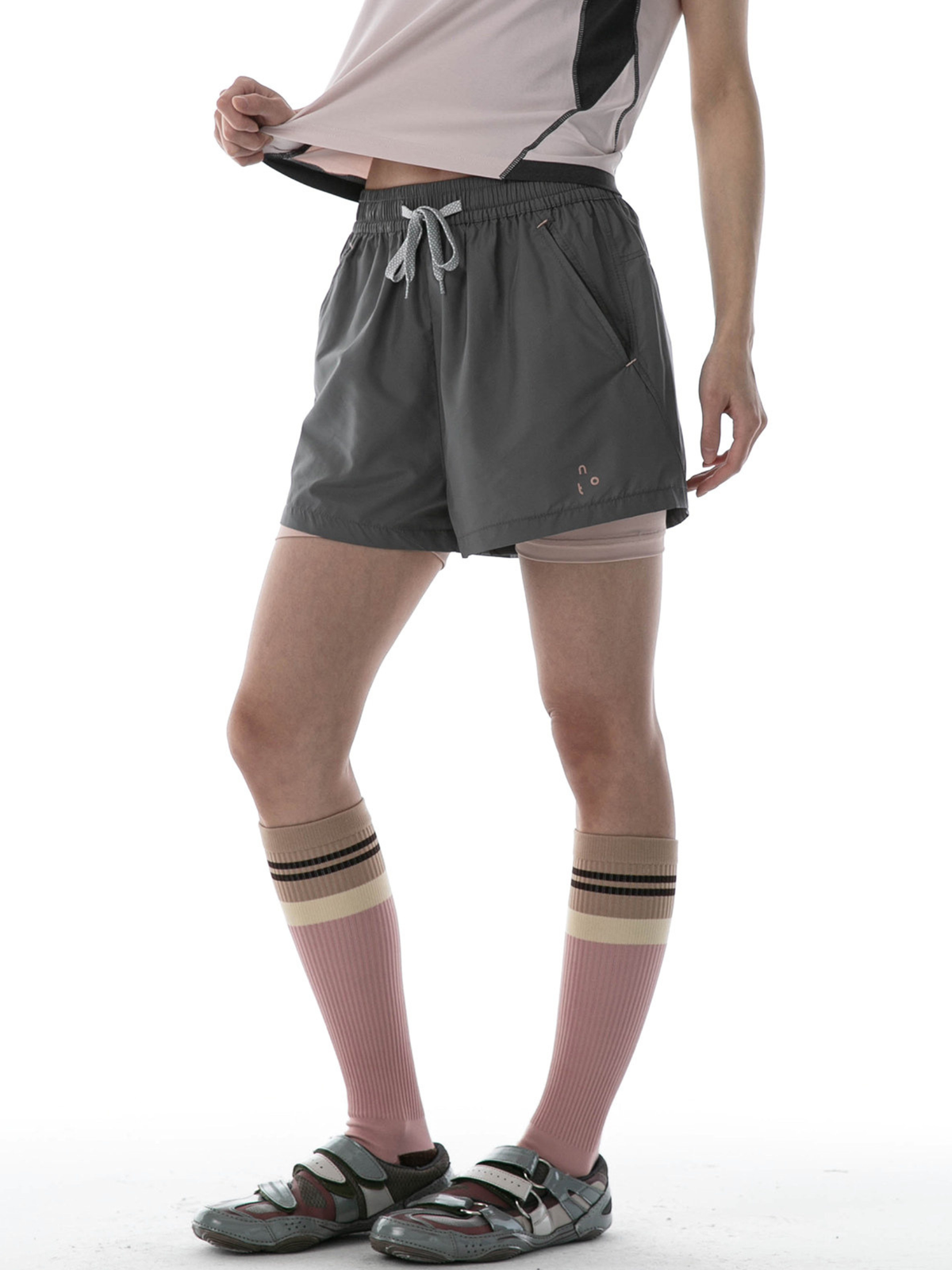 DryKit – Schnelltrocknende doppellagige Sportshorts für Damen