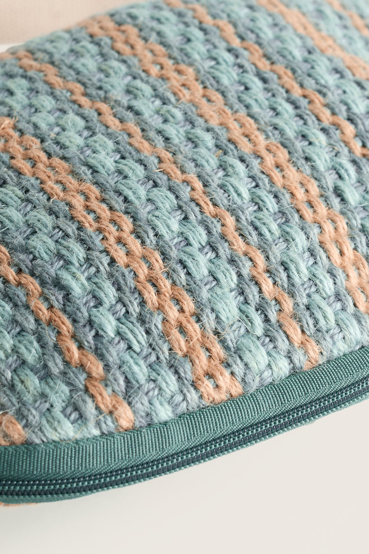 Flourish Jute-Umhängetasche mit Streifenmuster