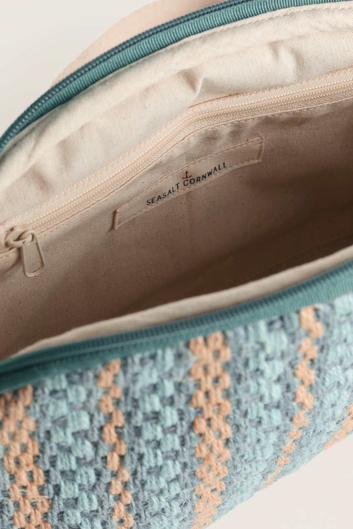 Flourish Jute-Umhängetasche mit Streifenmuster