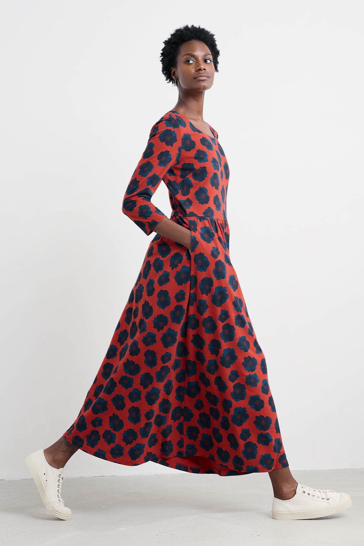 Emily Tailliertes Kleid