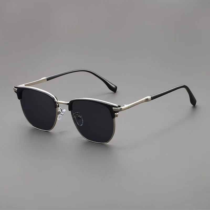 Retro-Sonnenbrille mit rundem Metallrahmen und getönten Gläsern